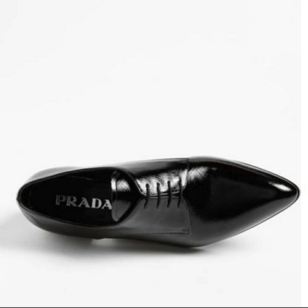 Prada | Classic Pointy Oxfords | Size 36 - Picture 4 of 4